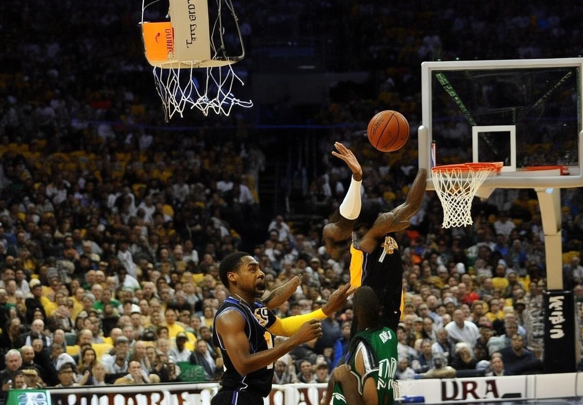 2012年NBA湖骑对决：战术解析与经典瞬间回顾(图1)