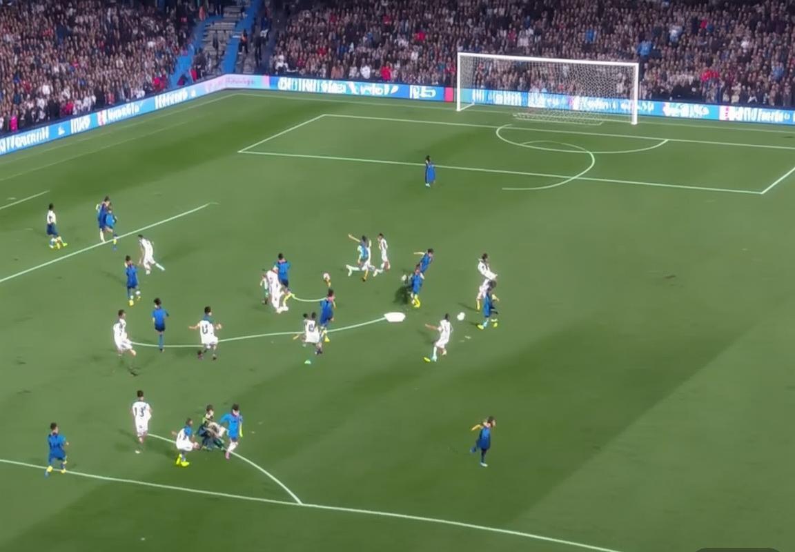 巴萨VS拉齐奥巅峰对决：战术解析与胜势揭秘(图1)