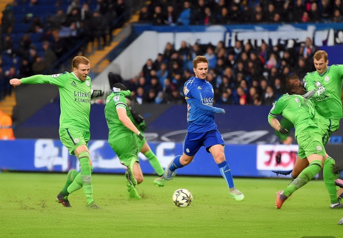 2017英超经典对决：莱斯特城速战速决逆转西布朗(图2)